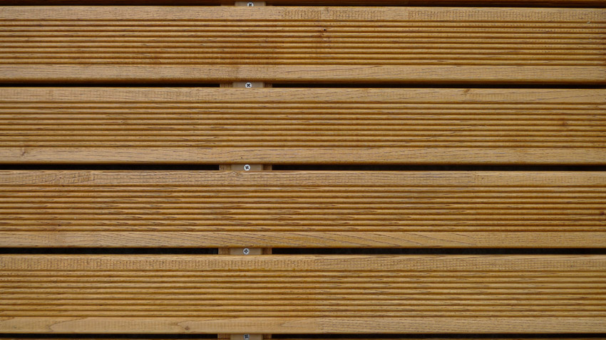 deck de madera de castaño