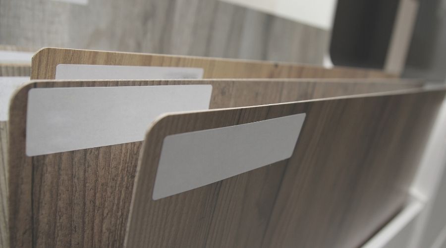 cómo se obtiene la chapa de madera