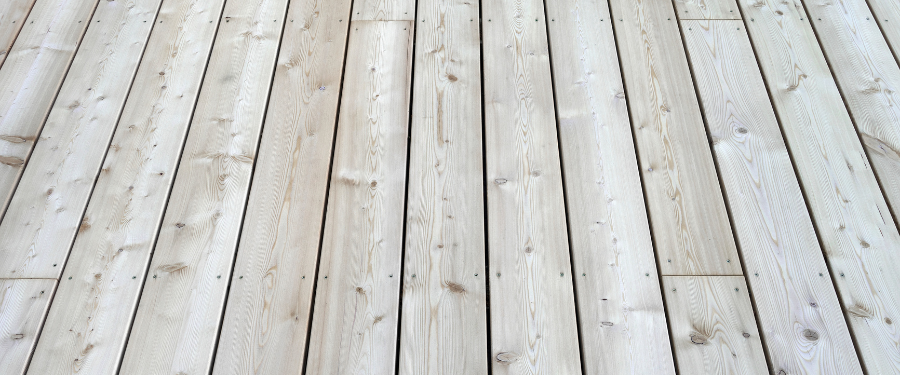 Madera de pino tratado